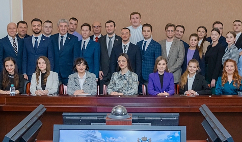 Стань молодым парламентарием!